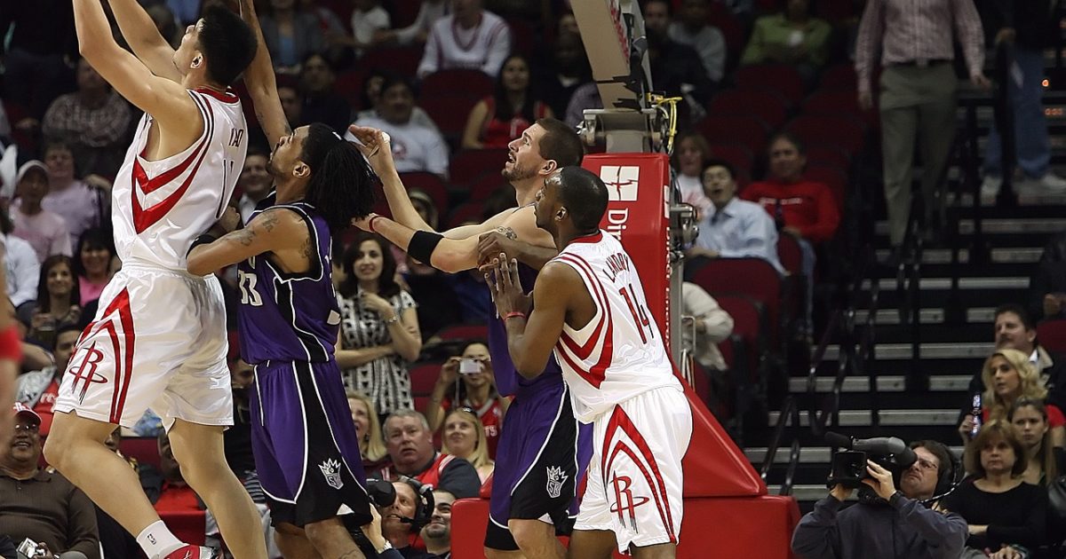 Blake Griffin posterizes Aron Baynes twice in Clippers-Spurs Game